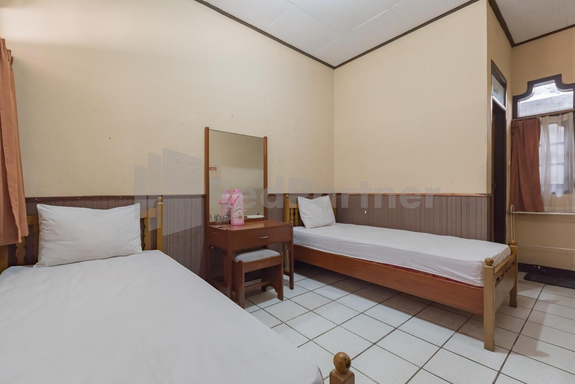 Homestay Pkpn Garut Mitra Reddoorz Exterior foto